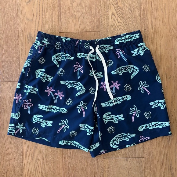 Chubbies Swim Trunk The Neon Glades Navy Alligator Palms Men’s Large 5.5” NWOT - Picture 2 of 5